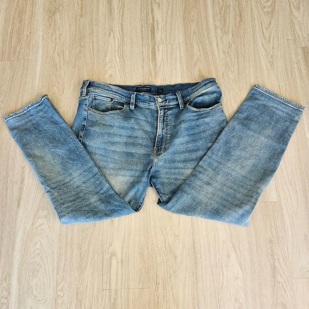 Lucky Brand 411 Athletic Taper Jeans Light Wash Mens 42x30 - Picture 6 of 7